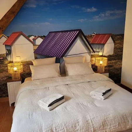 Dom wakacyjny La Maison De Gouville, Avec Piscine Et Spa, Proche