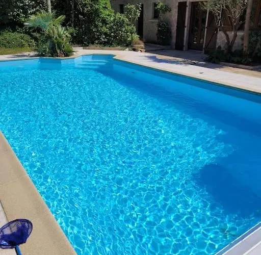 La Maison De Gouville, Avec Piscine Et Spa, Proche