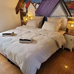 Maisons De Familles Beautiful Beachfront With A Pool Vila Gouville-sur-Mer