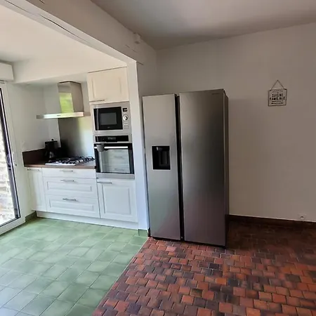 La Maison De Gouville, Avec Piscine Et Spa, Proche