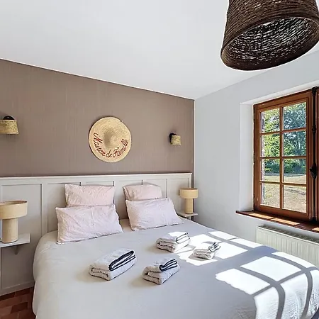 Maisons De Familles Beautiful Beachfront With A Pool וילה *