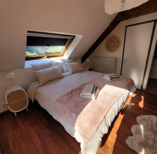 Dom wakacyjny La Maison De Gouville, Avec Piscine Et Spa, Proche