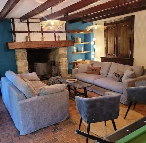 La Maison De Gouville, Avec Piscine Et Spa, Proche