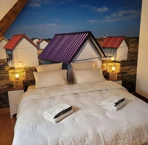 Dom wakacyjny La Maison De Gouville, Avec Piscine Et Spa, Proche